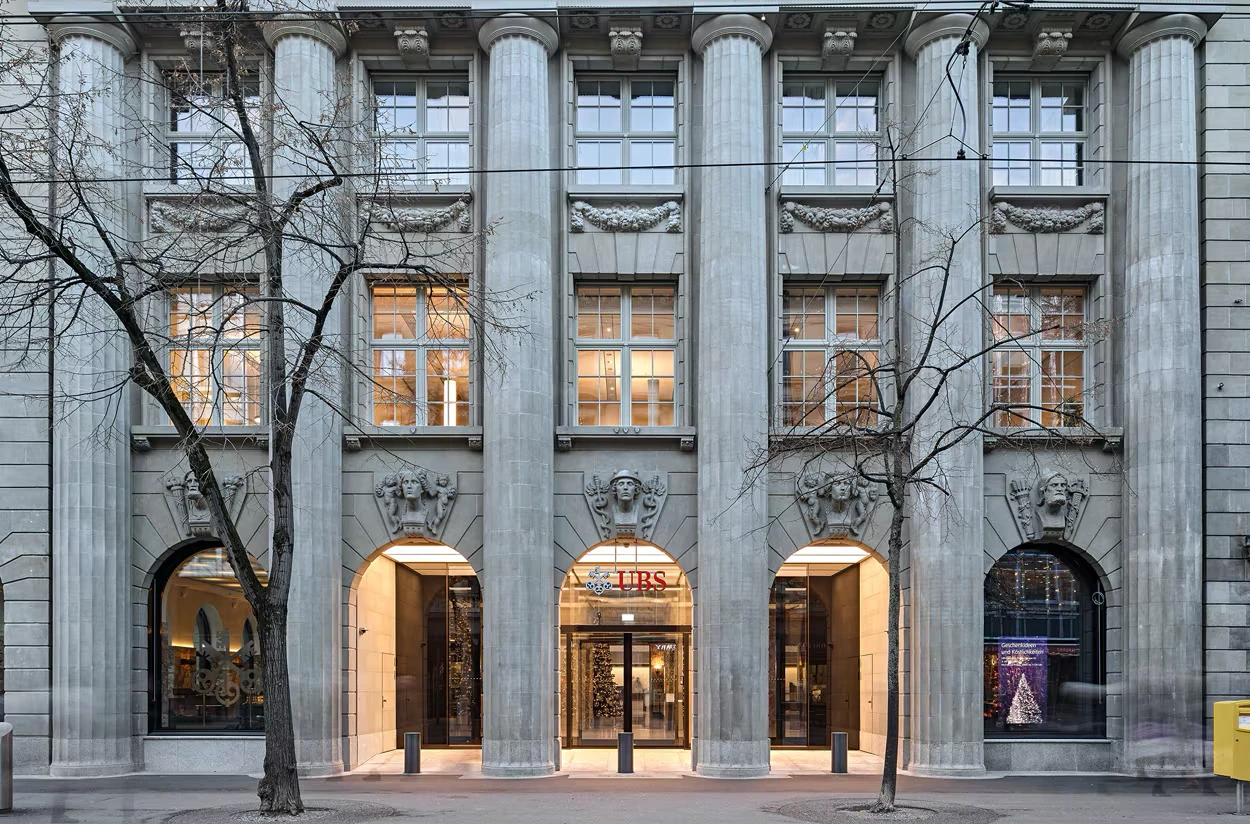 CEEMEA Specialist Salesperson (m|f|x) Hero Image