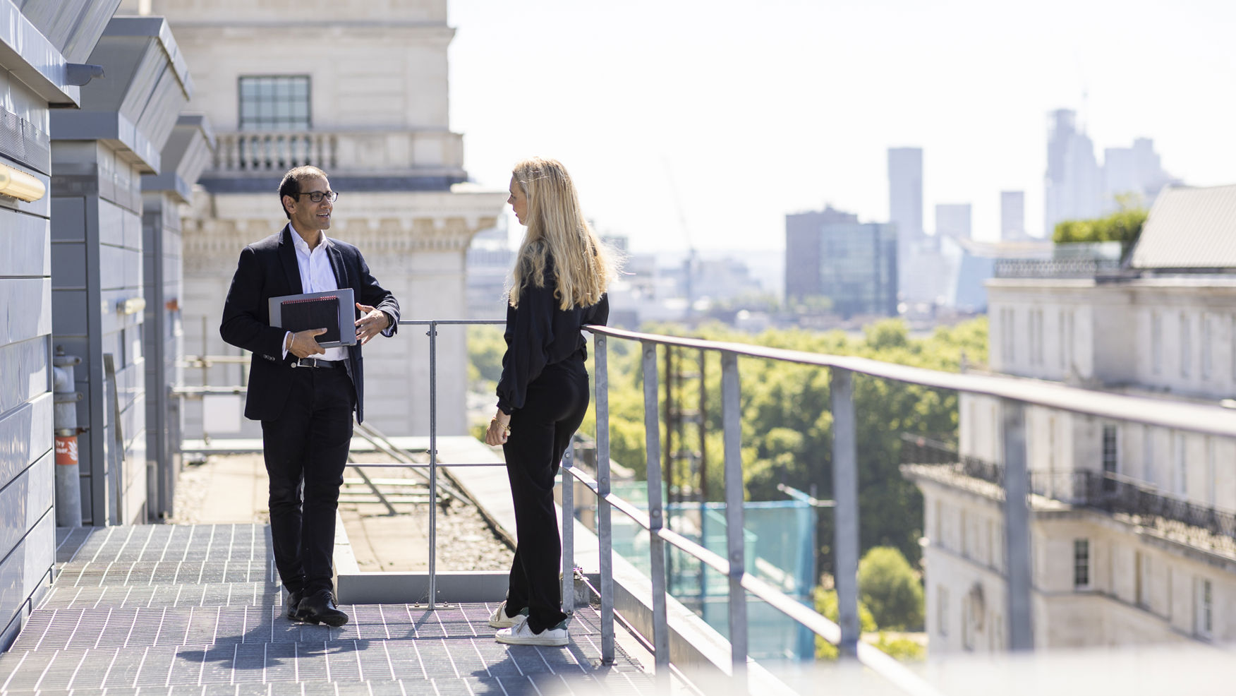 Financial Restructuring Senior Analyst (m|f|x) Hero Image