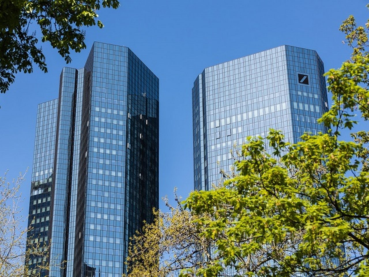 Senior Relationship Manager – Wealth Management Düsseldorf (m|f|x) Hero Image
